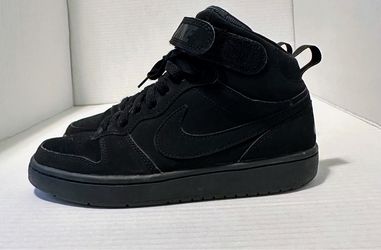 Nike boys court Borough mid 2  Size 5Y