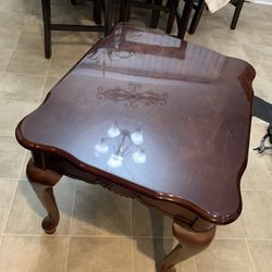 Sofa & or Bed 🛌 2- side’s Table 