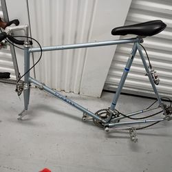 1982 Schwinn Voyageur 11.8 (Frame, No Wheels)