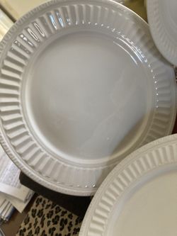 Dish Set - With Serving Pieces