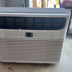 Window AC Unit 