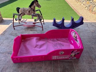 Camita, casita, caballo, y un sube baja