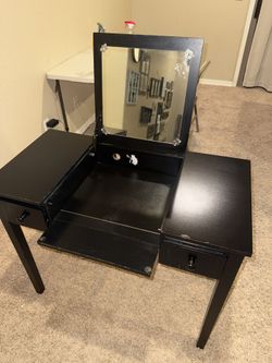 VANITY DESK/ MIRROR