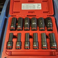 Milwaukee 1/2" Deep Socket Set 12pc SAE