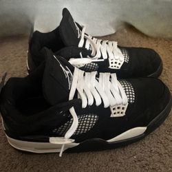 Air Jordan ‘White Thunder’ 4