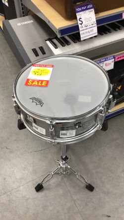 Remo snare drum with stand
