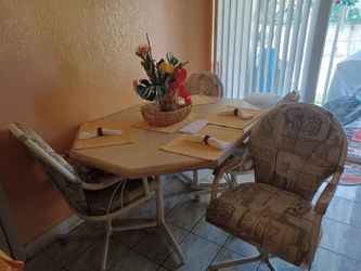 Dining Room Table Four Chairs With Leaf