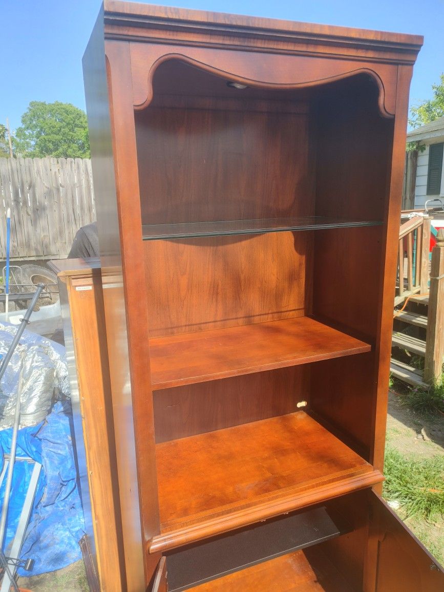 Display Cabinet With Glass Shelf