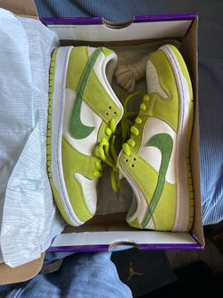 SB dunk green apple