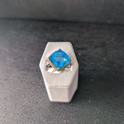 18kt WG Blue Topaz & Diamond Ring