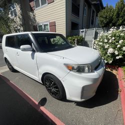 2013 White Scion XB For Sale 