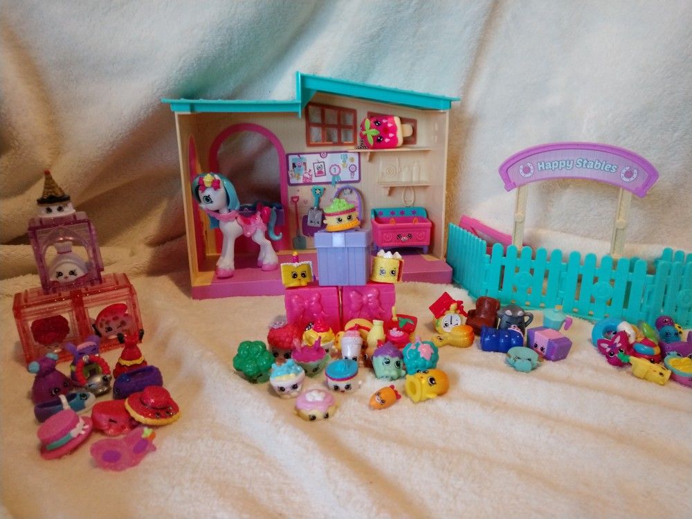 Shopkins with Happy Stables