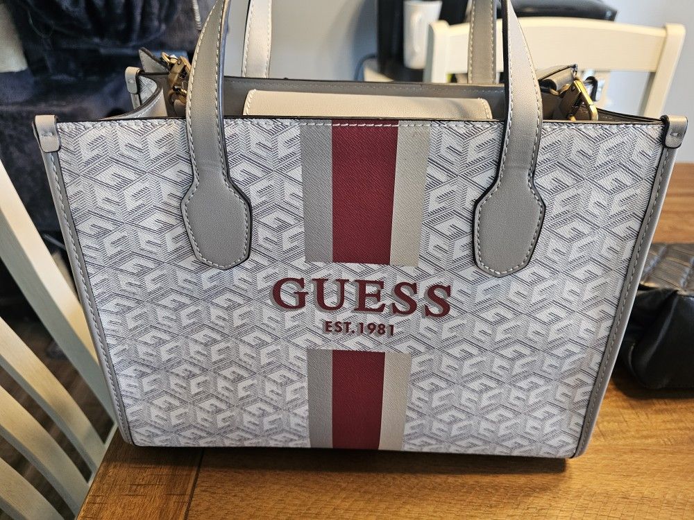Guess Tote