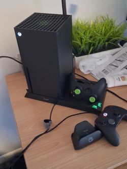 Xbox Series X Bundle With 2 Pro Wireless Controllers