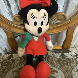 Minnie Mouse Winter/Christmas Apparel Plush 