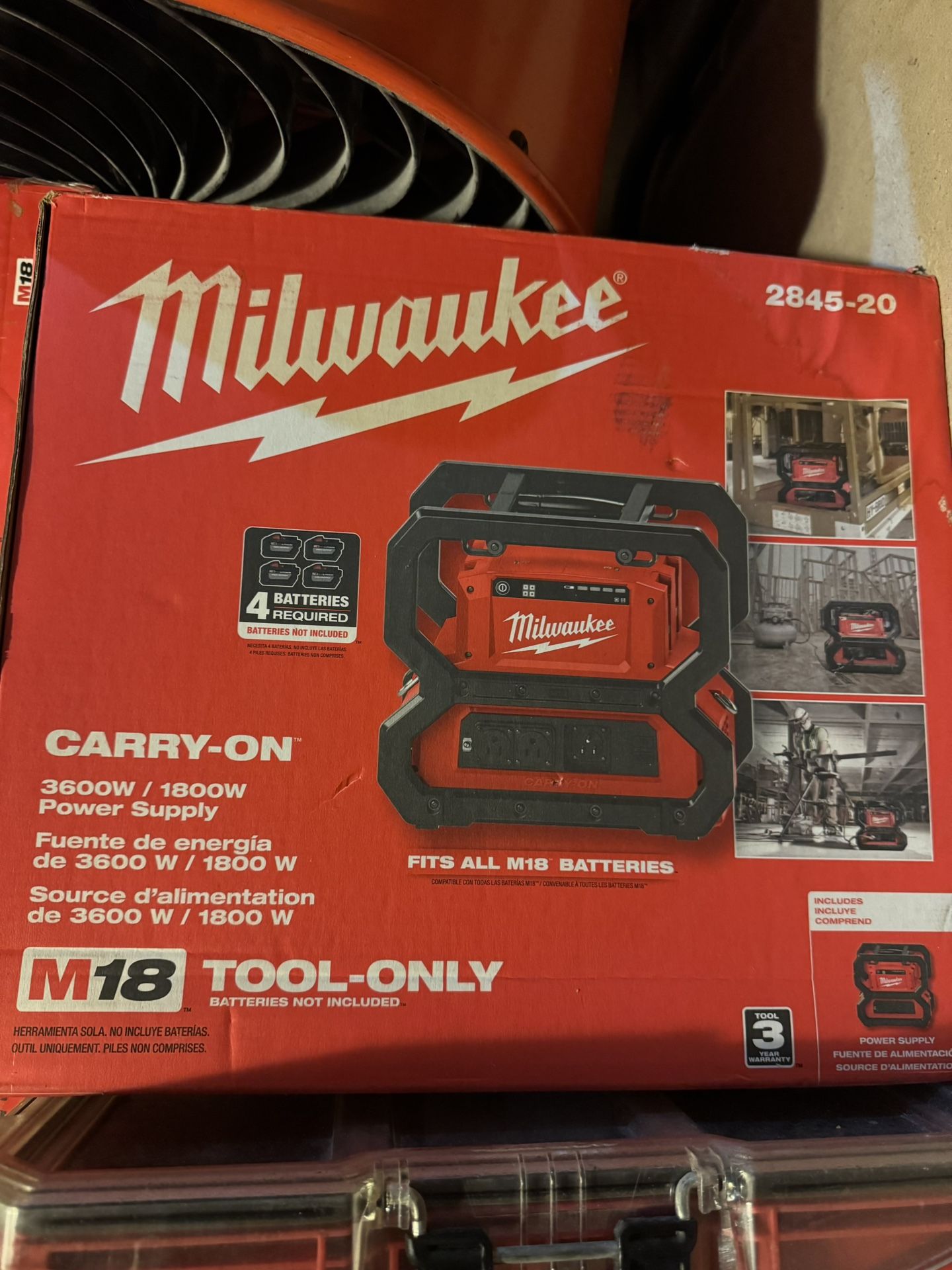 Milwaukee M18 18V Lithium-Ion Cordless 3600-Watt/1800-Watt Battery Powered Power Supply