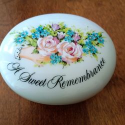 A Sweet Remembrance Trinket 