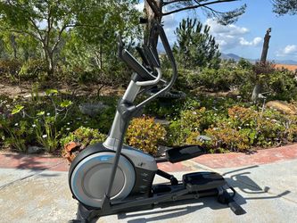 E7.02 NordicTrack elliptical machine
