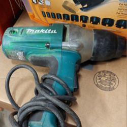 Makita 1/2 Impact Wrench