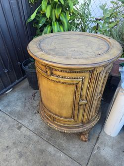 Wine cabinet