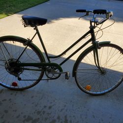 1970's Women's Schwinn Collegiate 5 Speed Campus Green/Gold Cruiser Bike