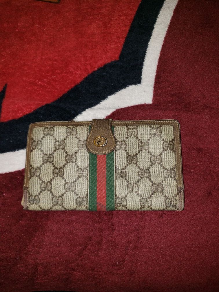 Vintage Gucci wallet