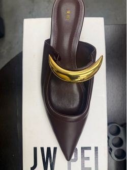 JE  PEI shoes