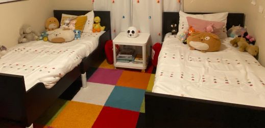 Ikea extendable bed with slatted base and mattress