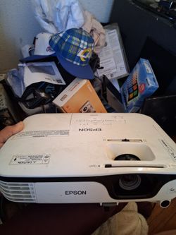 Epson ex3212 projector 2800 lumens