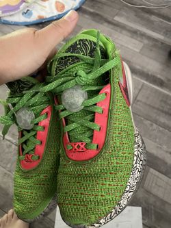 Lebron 20 Grinch-Youth Size  6