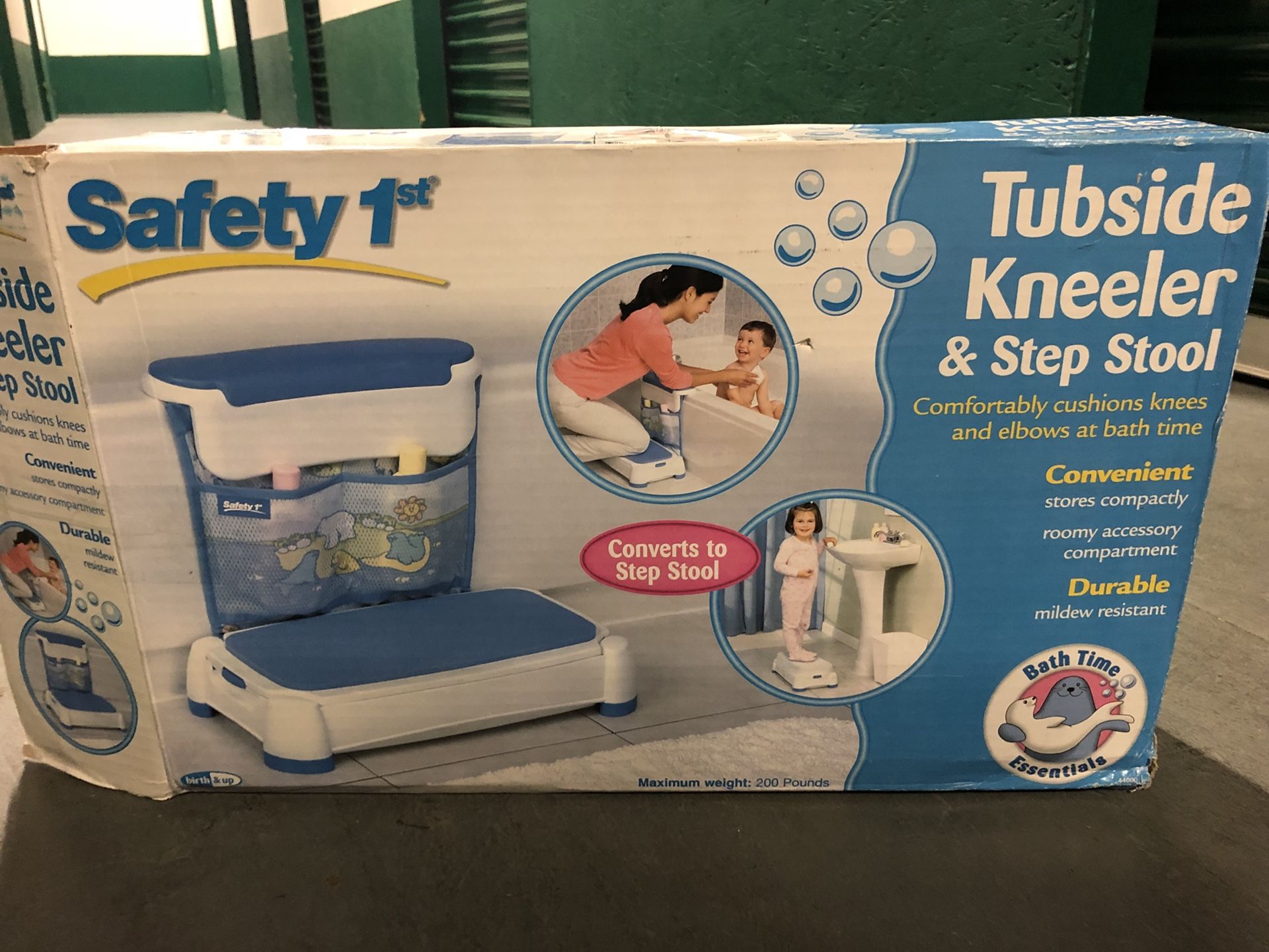 Safety 1st Tubside Kneeler/Step Stool