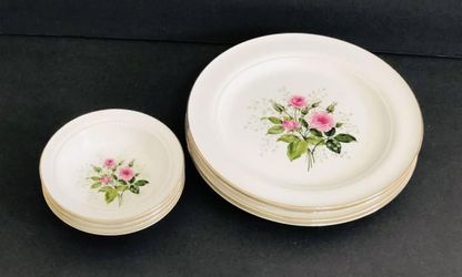 Vintage Hall Superior Quality Heather Rose Dinnerware