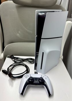PlayStation 5 Slim Disc Edition – 1TB – With Box – Excellent Condition 🎮
