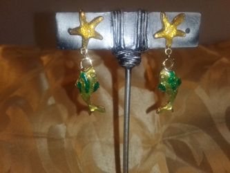 Earrings , fish/ starfish