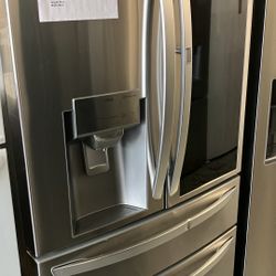 💥Great Deal💥 23 cu. ft. Smart French Door Refrigerator InstaView, Door-In-Door & Craft Ice, 