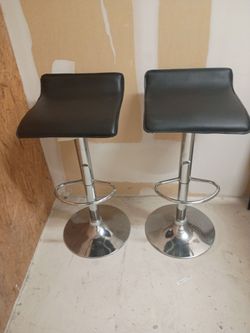 2 hight stool for bar or isle table black color