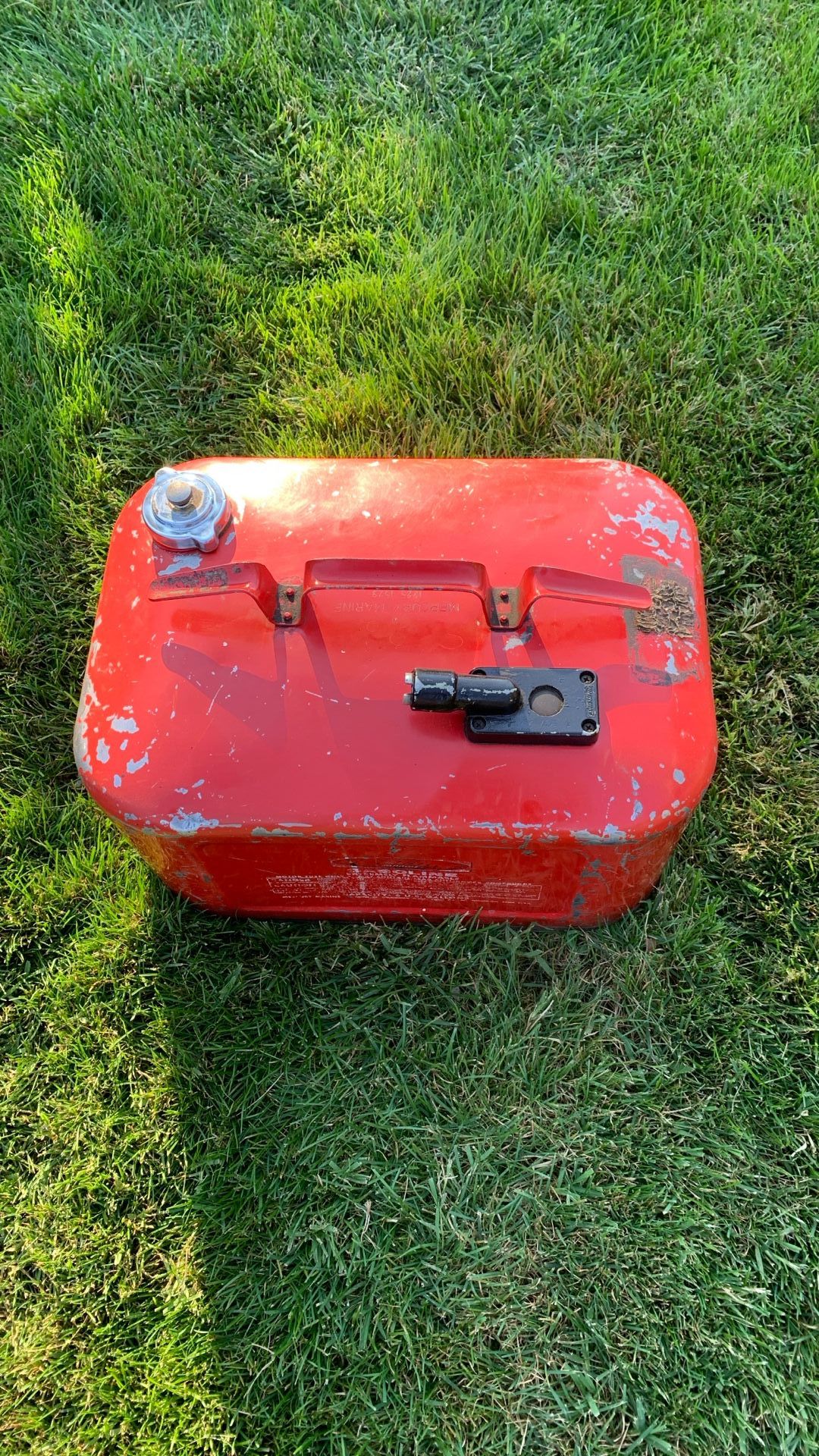 Metal Gas Tank 6 Gallon