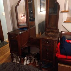 Antiques Vanity 