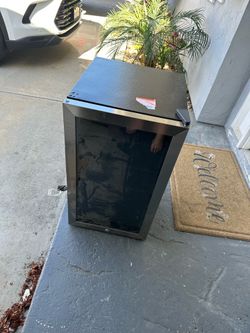 Mini fridge