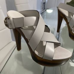 Gucci Women Shoes 