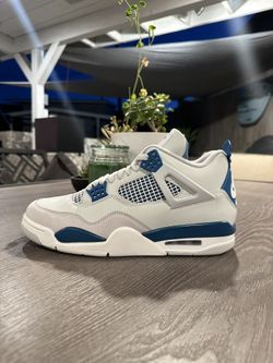 Air Jordan 4 Retro OG “Military Blue”  - 11M