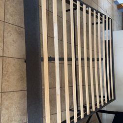 Full size platform bed