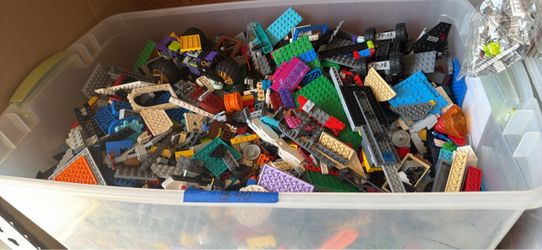 Limited Time Offer 400 Pounds of Lego Bulk with an additional 40 Pounds FREE