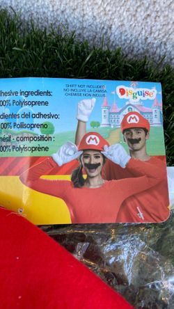 Costume. Super Mario. Accessories kit. Hat. Gloves. Mustache