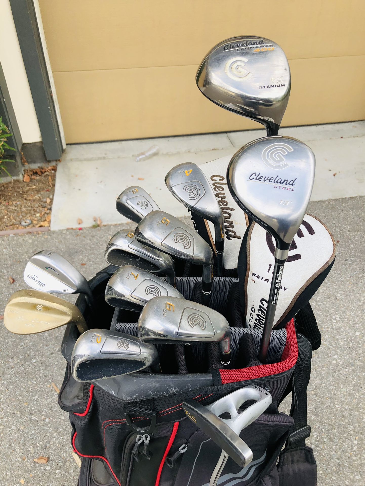 Cleveland HiBore RH Hybrid Iron Set 4-PW with Graphite Regular Flex  Golf Club Set