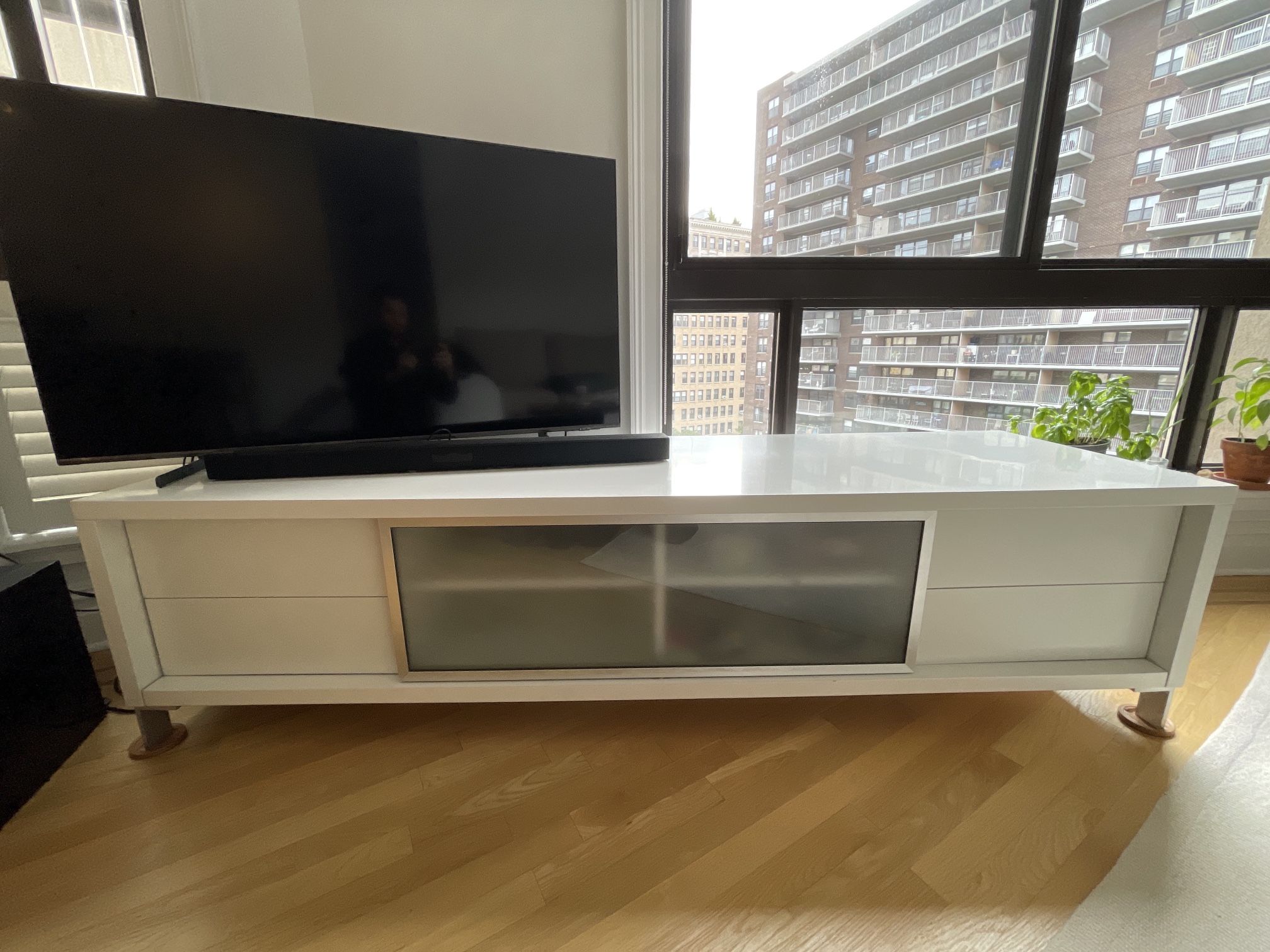 Modani Epopee TV Stand Credenza Console White 78 3/4” Nice!