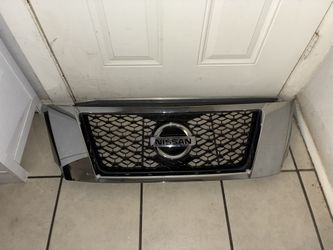 Nissan Pathfinder 2014 Front Grille