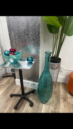 Turquoise Giant Vase& Glass Bowl Assorted Balls
