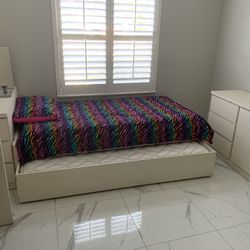 Twin Bedroom Set with trundle and two mattress 