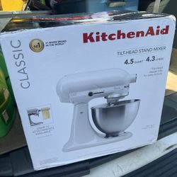 KitchenAid Tilt-Head Stand Mixer 